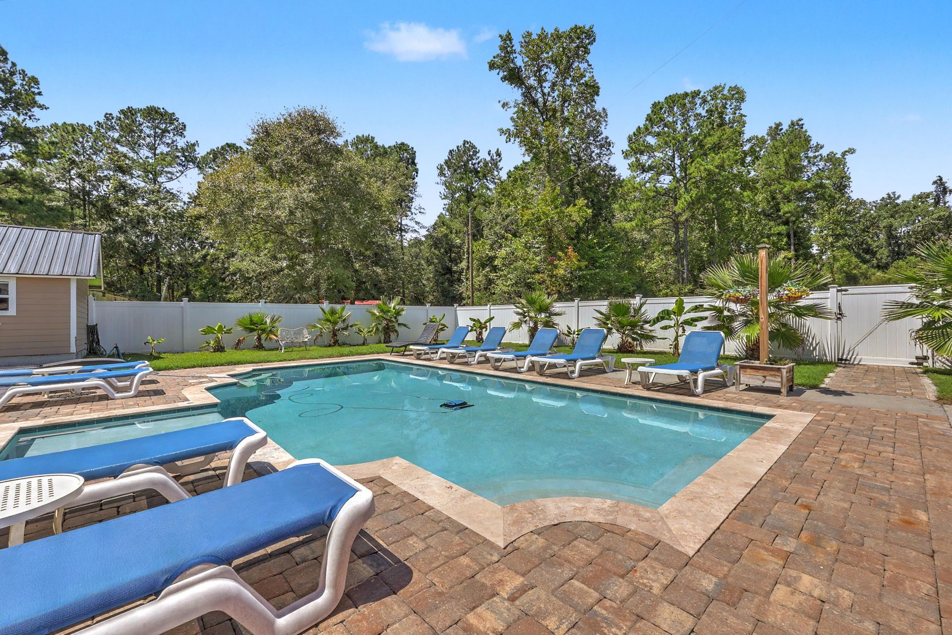 320 Harry Lane Photo 38