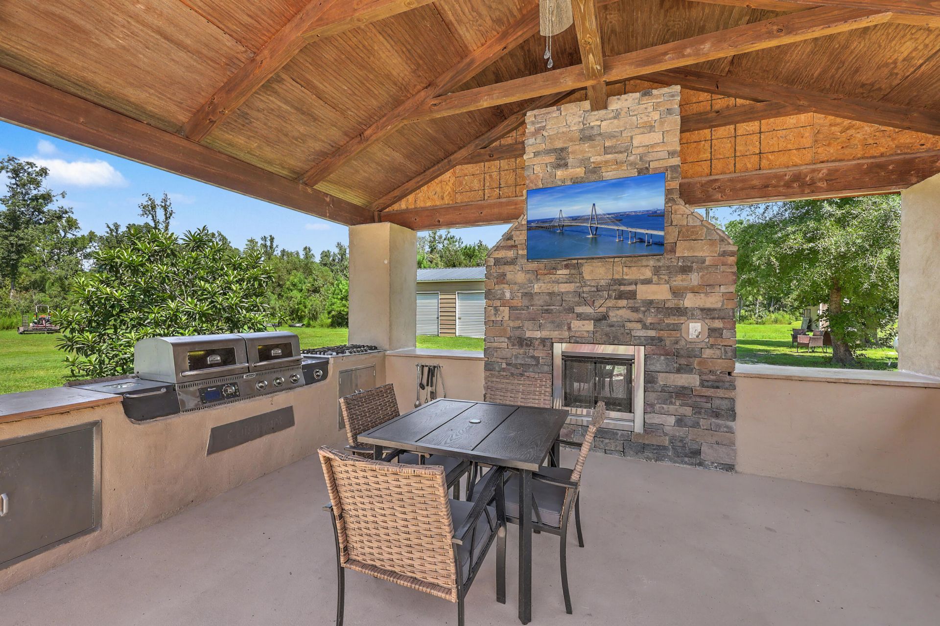 320 Harry Lane Photo 42