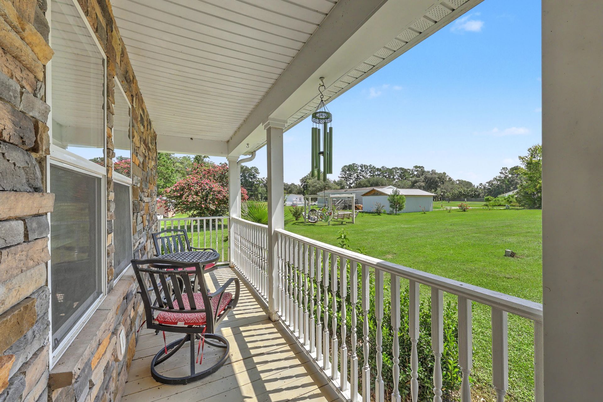320 Harry Lane Photo 7