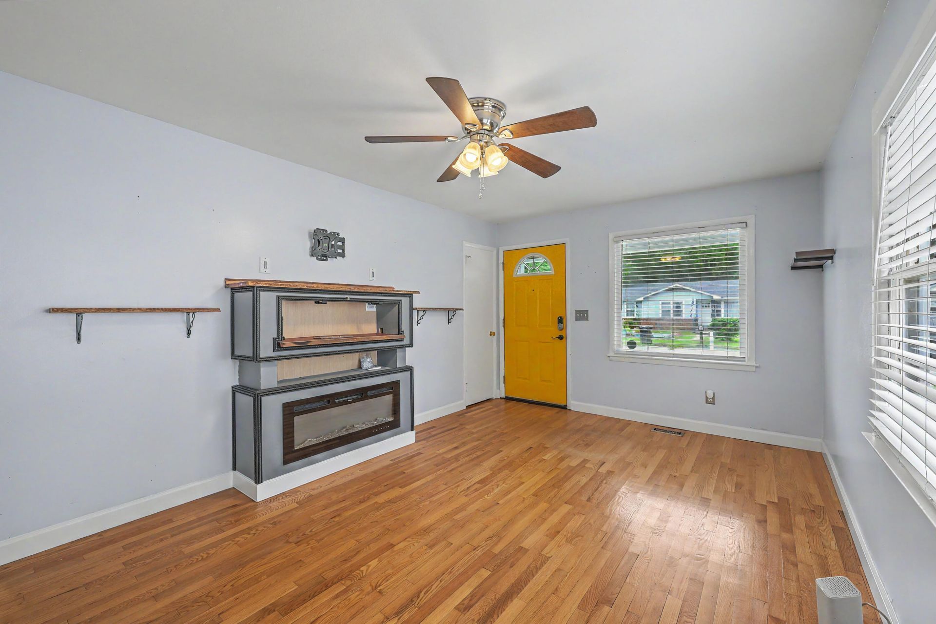 5504 Rio Street Photo 4