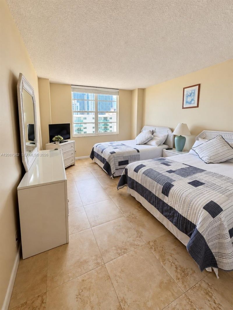 3725 S Ocean Dr, Unit 1606, Hollywood, FL 33019 Photo