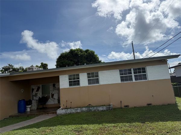 1409 S 24th Ter, Hollywood, FL 33020
