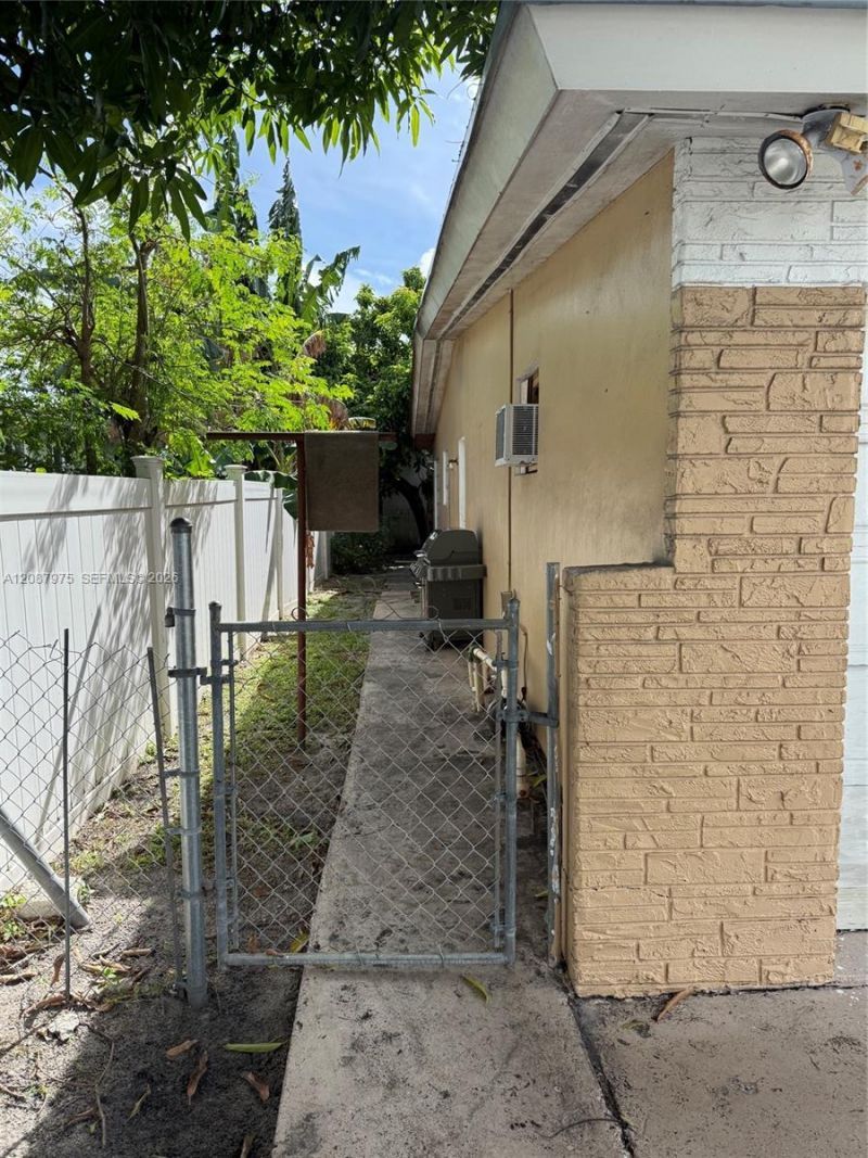 1409 S 24th Ter, Hollywood, FL 33020 Photo