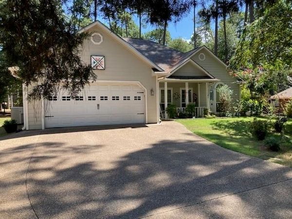 150 Pine Needle Glen, Holly Lake Ranch, TX 75765