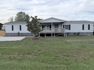 39036 Holly Hill Dr, Gonzales, LA 70737