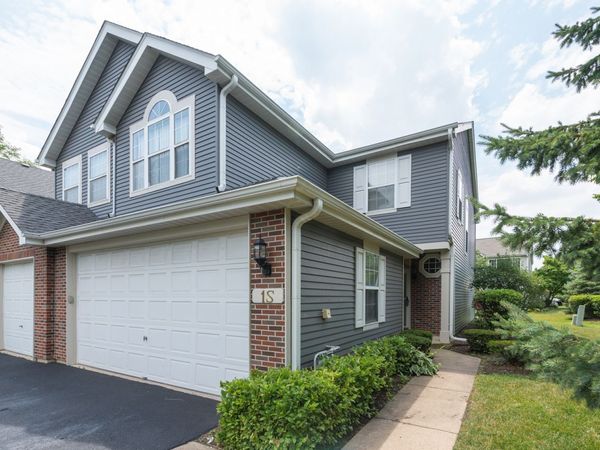 1 S Oakhurst Drive, Aurora, IL 60504