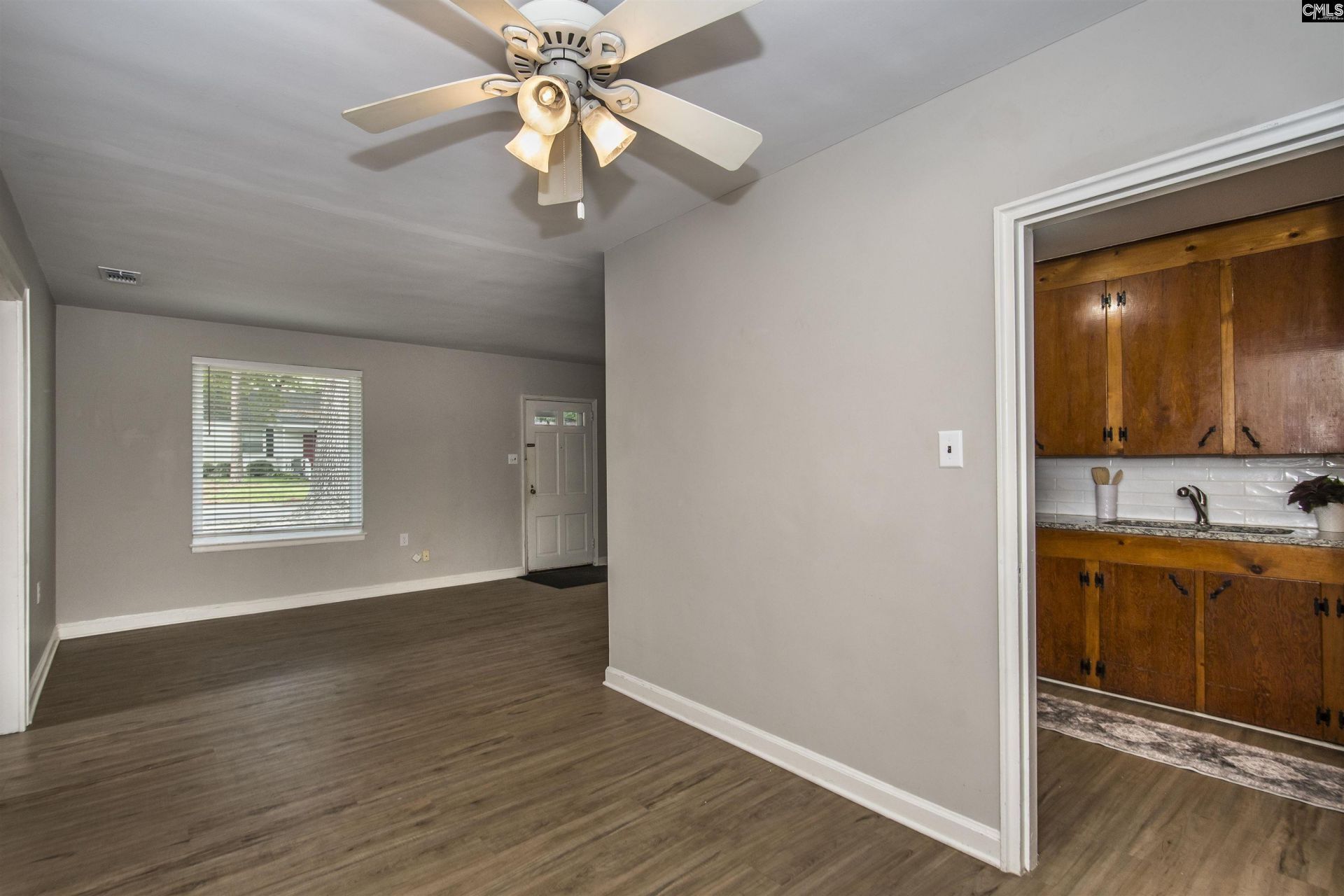 3412 Manor Avenue Photo 6
