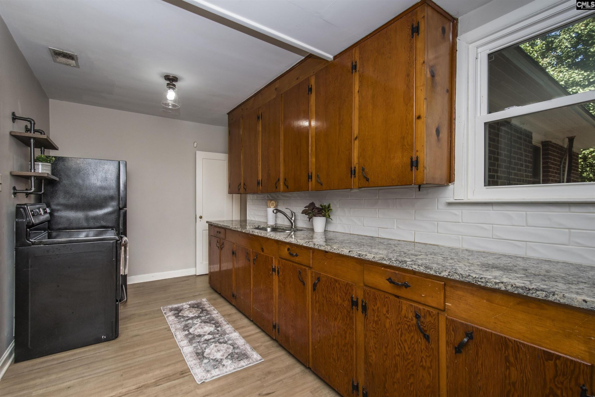 3412 Manor Avenue Photo 9