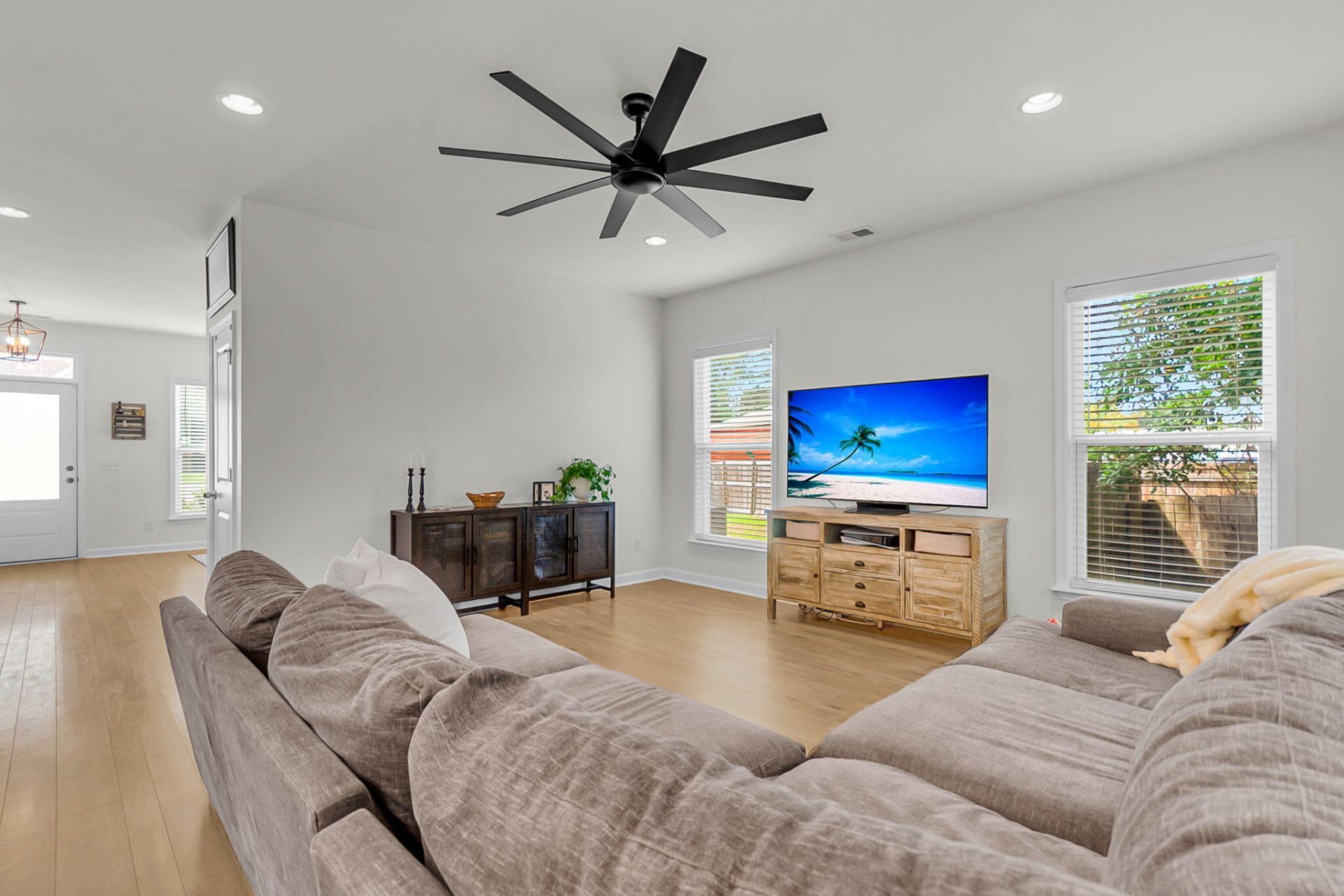 1560 Thoroughbred Boulevard Photo 4