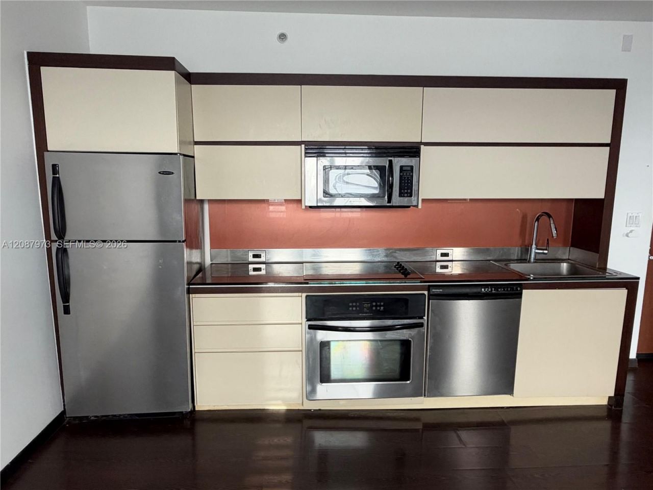 435 21st St, Unit 303, Miami Beach, FL 33139 Photo