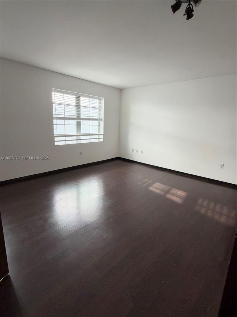 435 21st St, Unit 303, Miami Beach, FL 33139 Photo