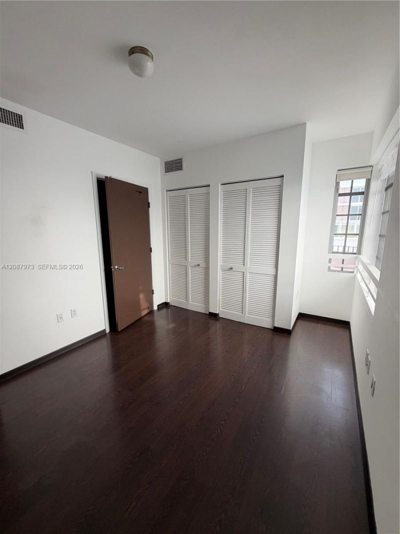 435 21st St, Unit 303, Miami Beach, FL 33139 Photo