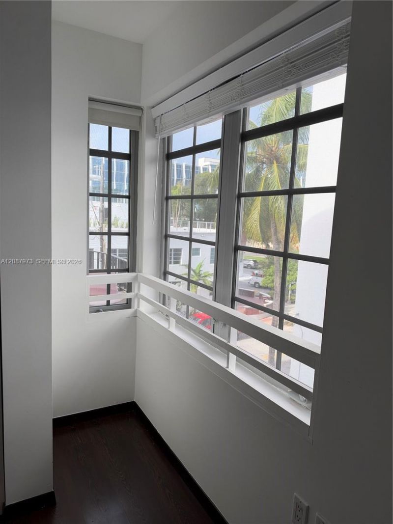 435 21st St, Unit 303, Miami Beach, FL 33139 Photo
