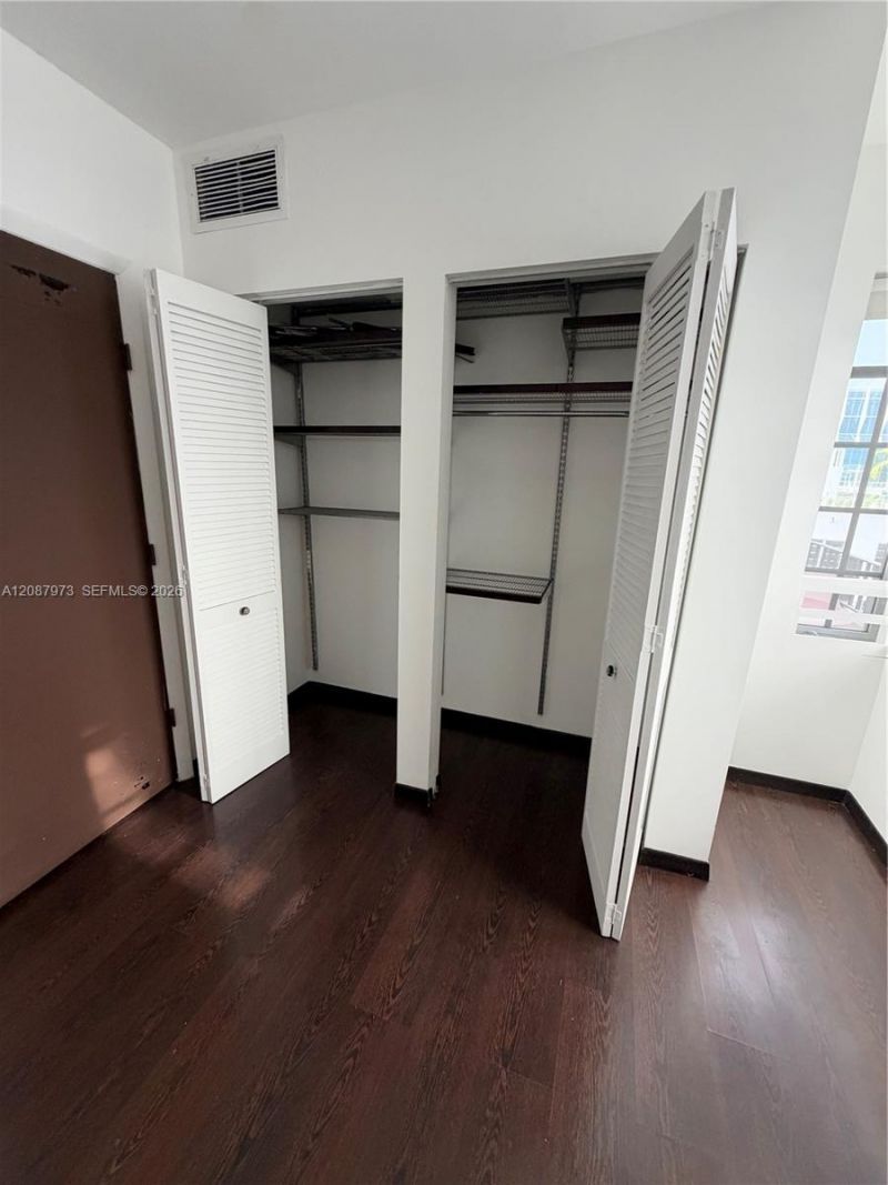 435 21st St, Unit 303, Miami Beach, FL 33139 Photo