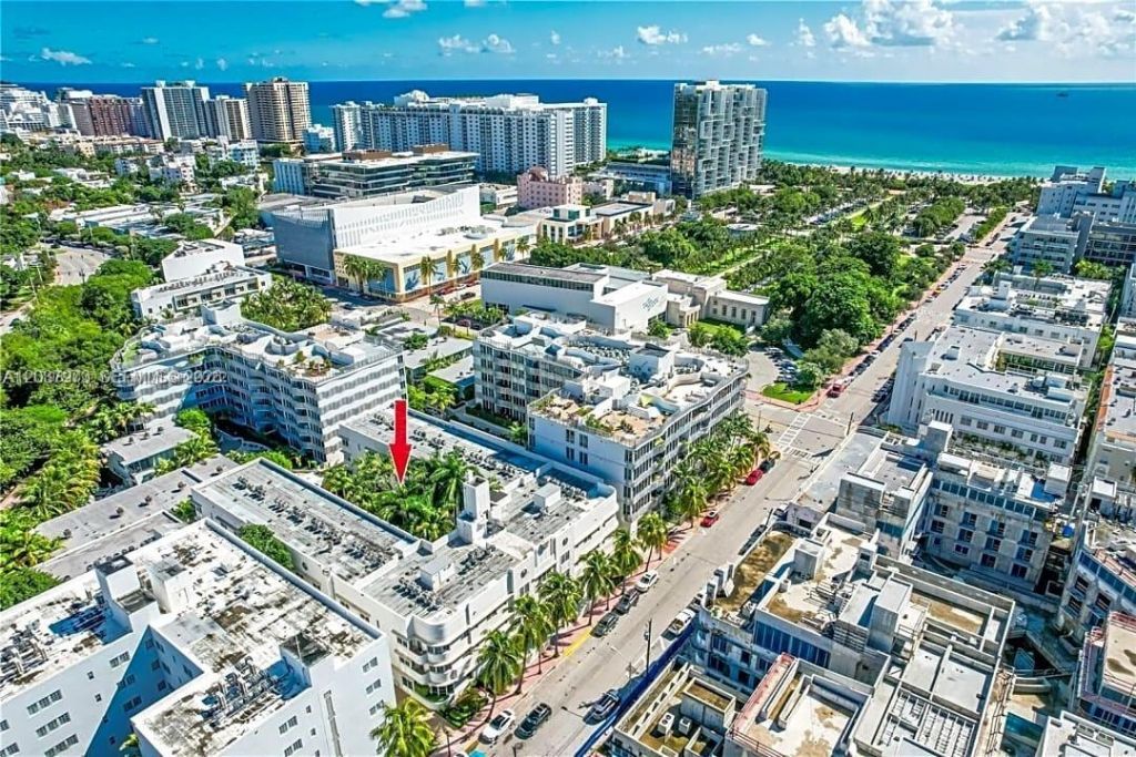 435 21st St, Unit 303, Miami Beach, FL 33139 Photo