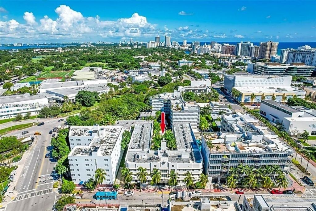 435 21st St, Unit 303, Miami Beach, FL 33139 Photo