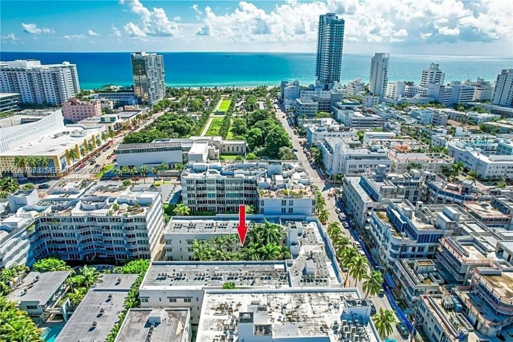 435 21st St, Unit 303, Miami Beach, FL 33139 Photo