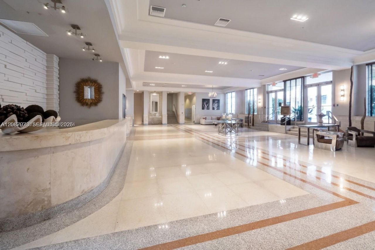 435 21st St, Unit 303, Miami Beach, FL 33139 Photo