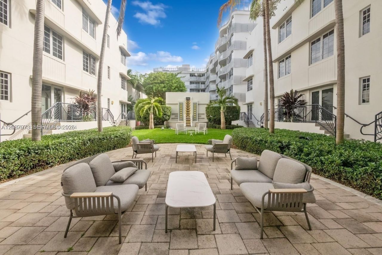 435 21st St, Unit 303, Miami Beach, FL 33139 Photo