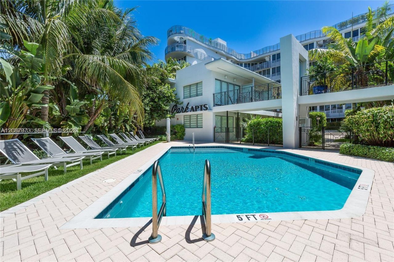 435 21st St, Unit 303, Miami Beach, FL 33139 Photo