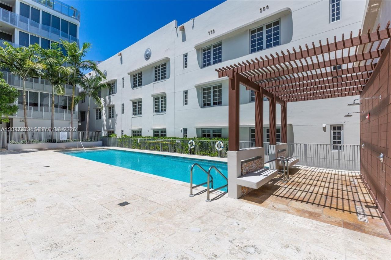 435 21st St, Unit 303, Miami Beach, FL 33139 Photo