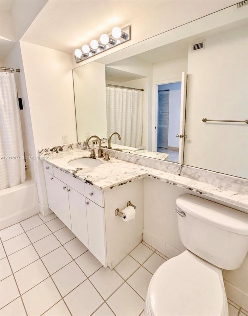 1330 West Ave, Unit 702, Miami Beach, FL 33139 Photo
