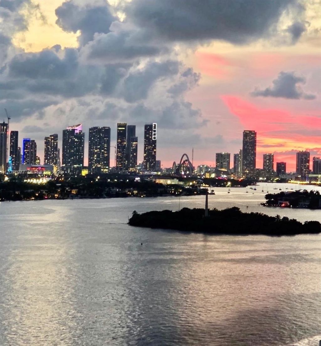1330 West Ave, Unit 702, Miami Beach, FL 33139 Photo