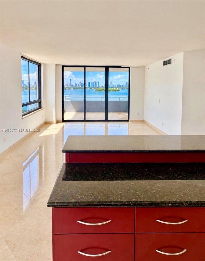 1330 West Ave, Unit 702, Miami Beach, FL 33139 Photo