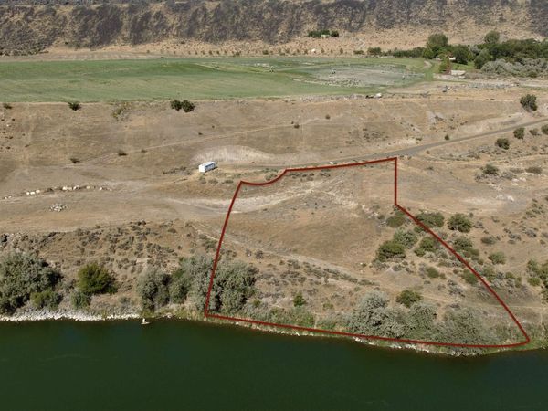 393 Rapid River Ct, Bliss, ID 83314