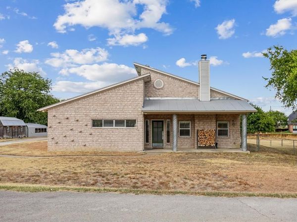 8252 Money Lane, Fort Worth, TX 76126