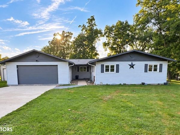 207 Hillcrest, Hamilton, IL 62341