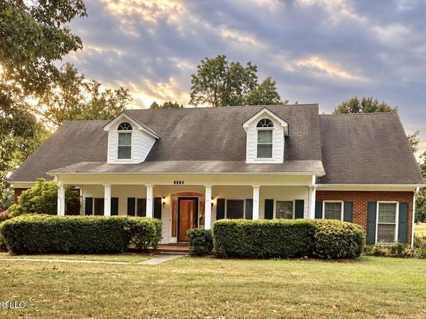 8885 Cedar Crest Lane, Olive Branch, MS 38654