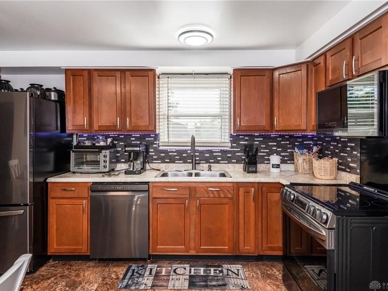 7600 Stonecrest Drive, Huber Heights, OH 45424 Photo 13