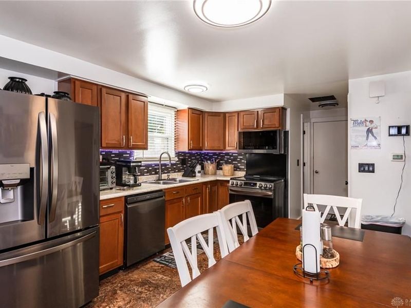 7600 Stonecrest Drive, Huber Heights, OH 45424 Photo 9