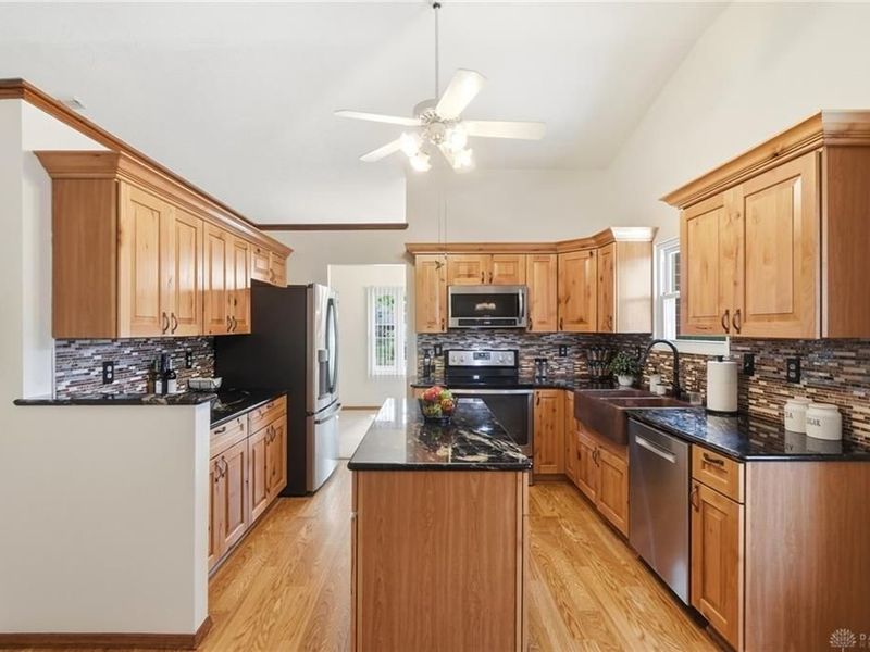 8764 Cheers Circle, Huber Heights, OH 45424 Photo 17