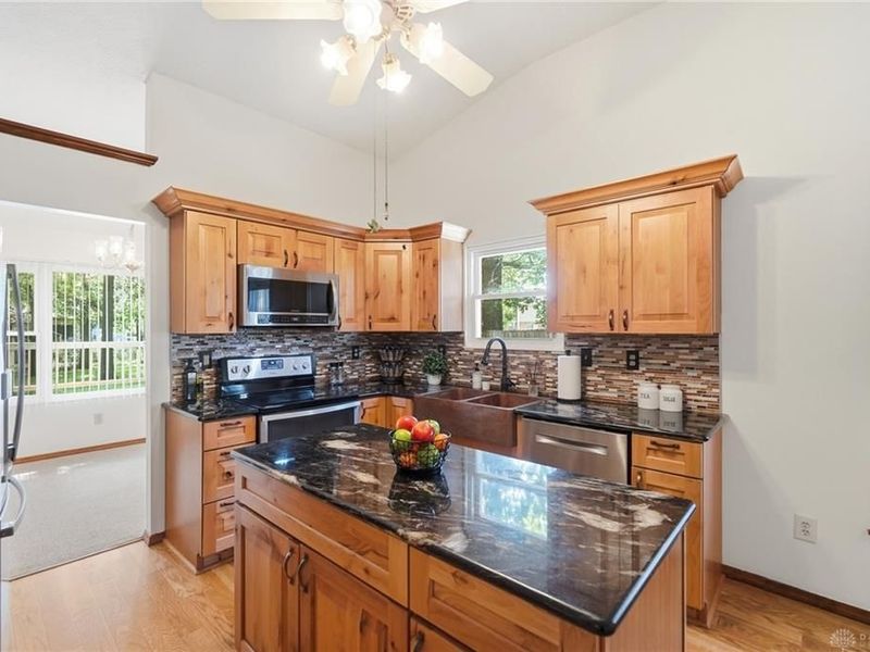 8764 Cheers Circle, Huber Heights, OH 45424 Photo 18
