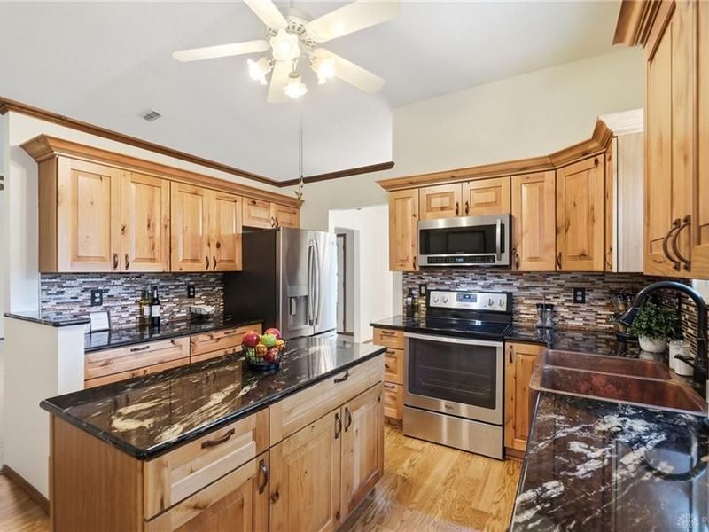 8764 Cheers Circle, Huber Heights, OH 45424 Photo 21