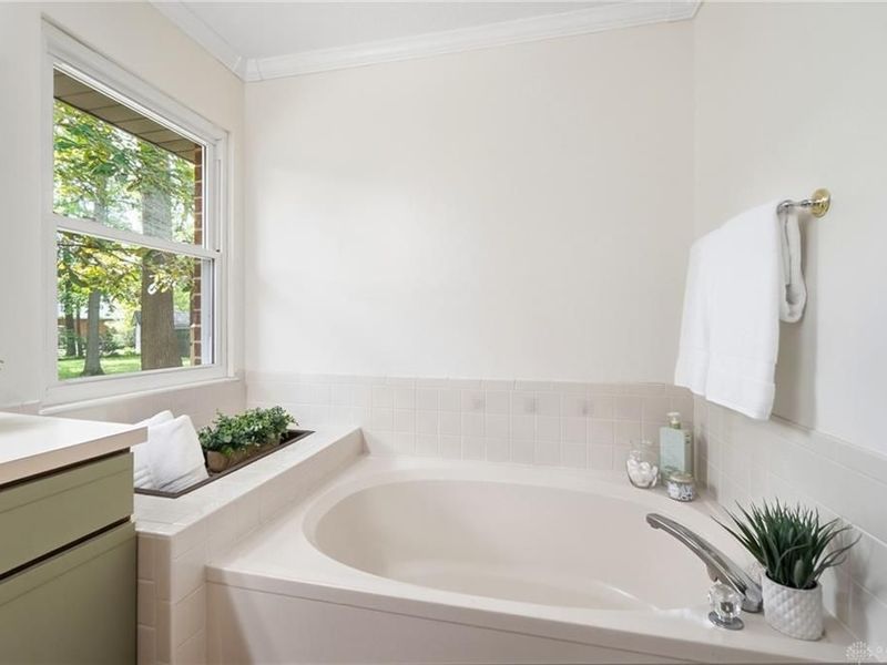 8764 Cheers Circle, Huber Heights, OH 45424 Photo 34