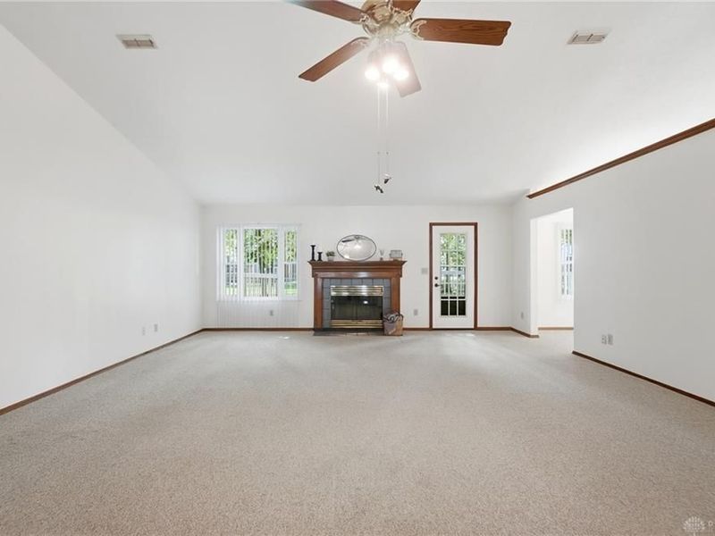 8764 Cheers Circle, Huber Heights, OH 45424 Photo 9
