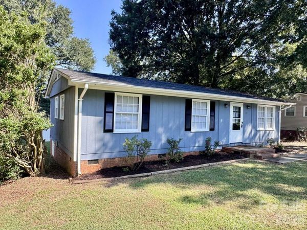 99 N Mcginnis Place , Mount Holly, NC 28120