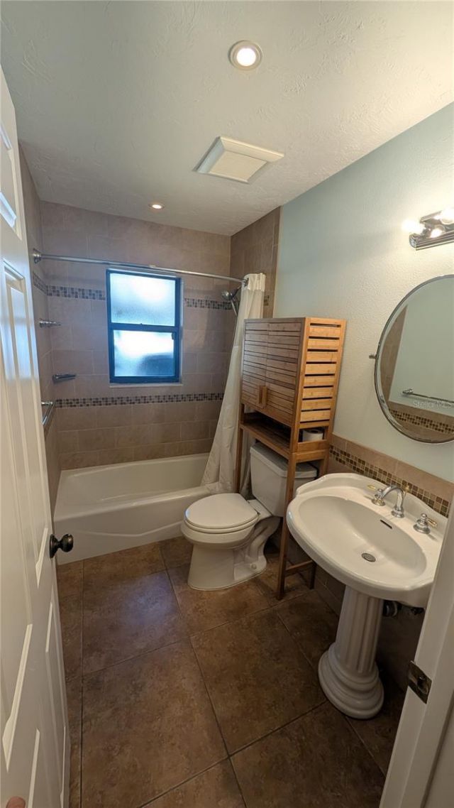 4615 Oak Forest Drive E, Unit 22, Sarasota, FL 34231 Photo