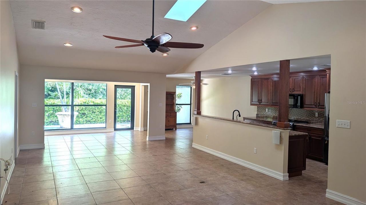 4615 Oak Forest Drive E, Unit 22, Sarasota, FL 34231 Photo
