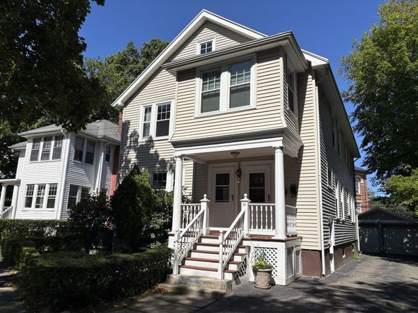 33 Brington Rd, Unit 1, Brookline, MA 02445