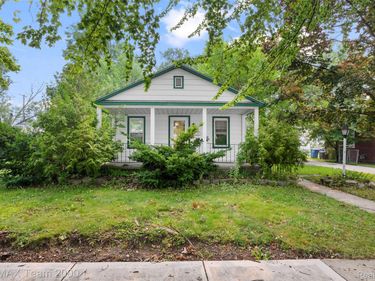 6176 N Gulley Road, Dearborn Heights, Mi 48127