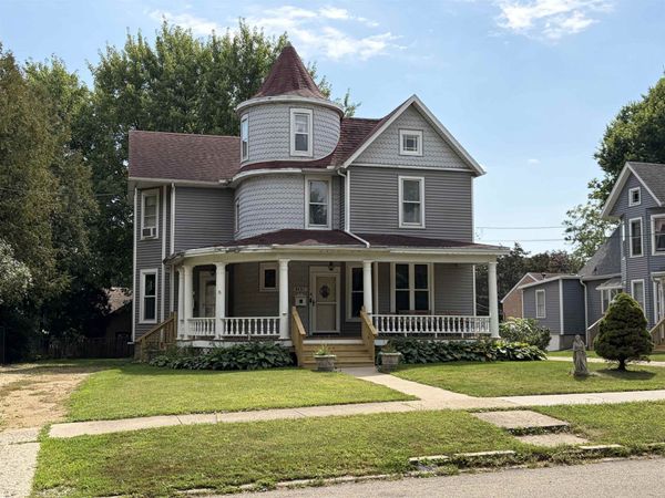 843 W Lincoln, FREEPORT, IL 61032