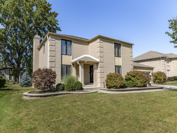 9832 Twin Creek Boulevard , Munster, IN 46321