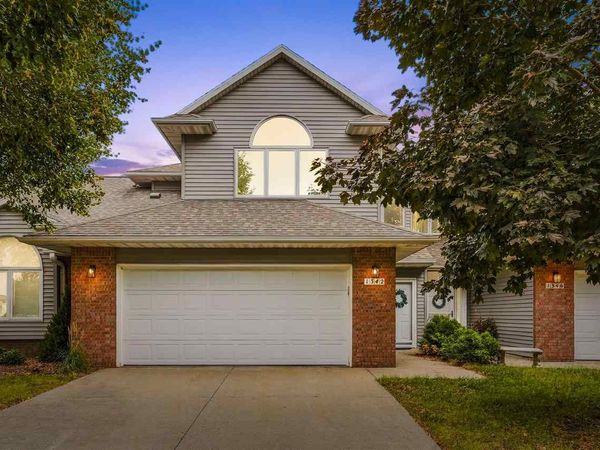 1342 Oxford Pl, Iowa City, IA 52240