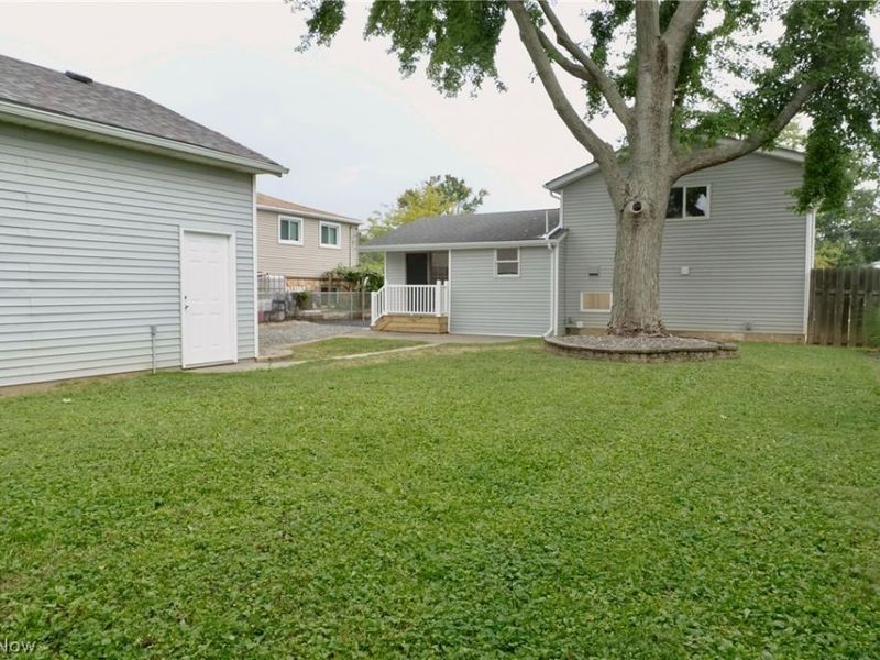 911 West Drive, Sheffield Lake, OH 44054 Photo 22