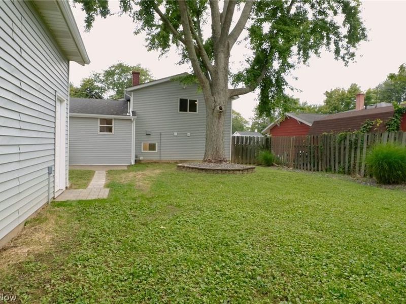 911 West Drive, Sheffield Lake, OH 44054 Photo 23