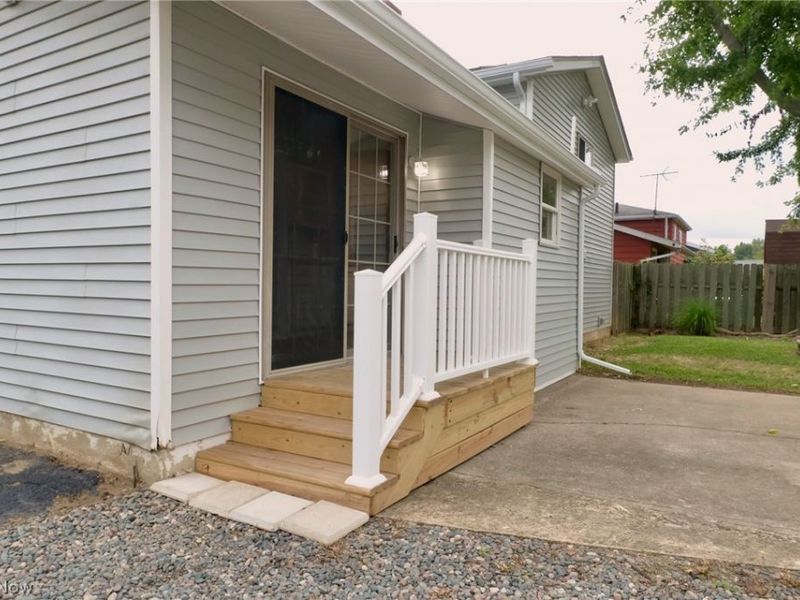 911 West Drive, Sheffield Lake, OH 44054 Photo 24